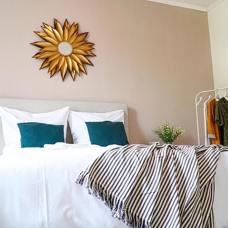 Homefy Design Apartment - Top Location - Old Building Charme Meets Modern Design Apartment Essen
